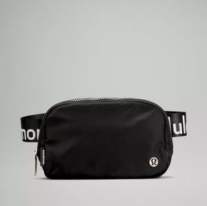 NWT Lululemon Everywhere Belt Bag Wordmark